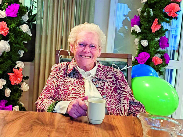 Mw Stegge 100 jaar_1.jpeg