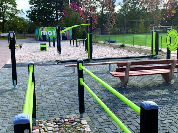 LOC zet puntjes op de i[2].jpg