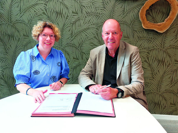 Ondertekening bouwteam.jpg