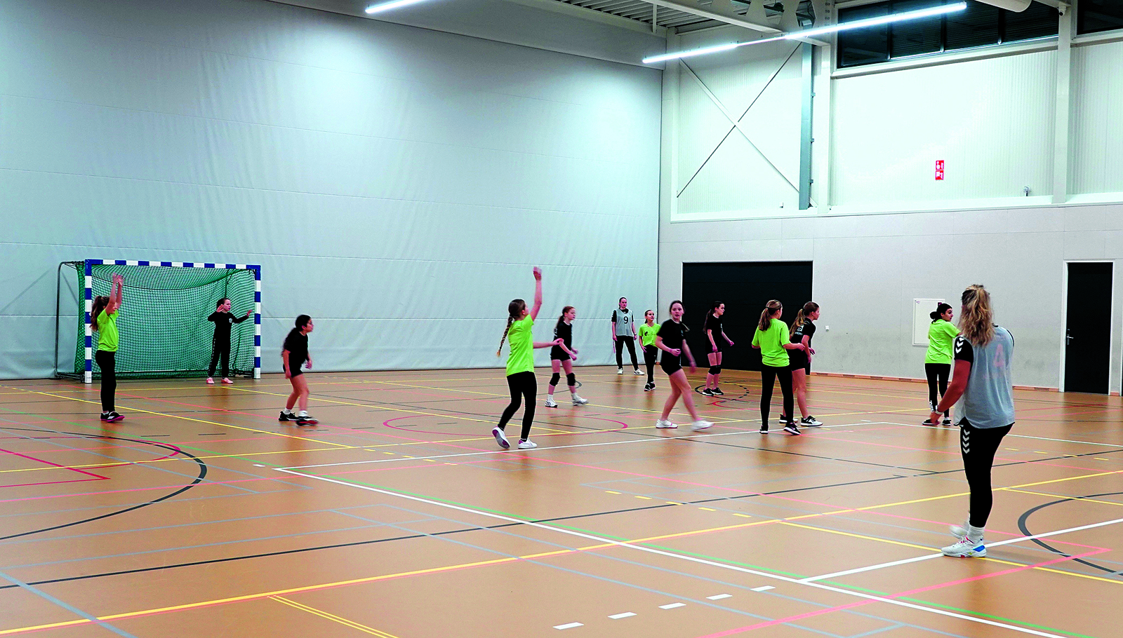 DSC08134_meisje Verrekijker_Pax Christi.JPG