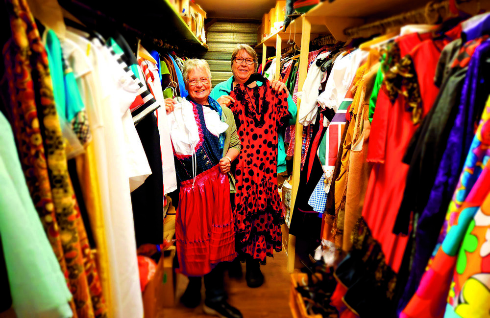 Carnavalskledingverhuur magazijn.jpg